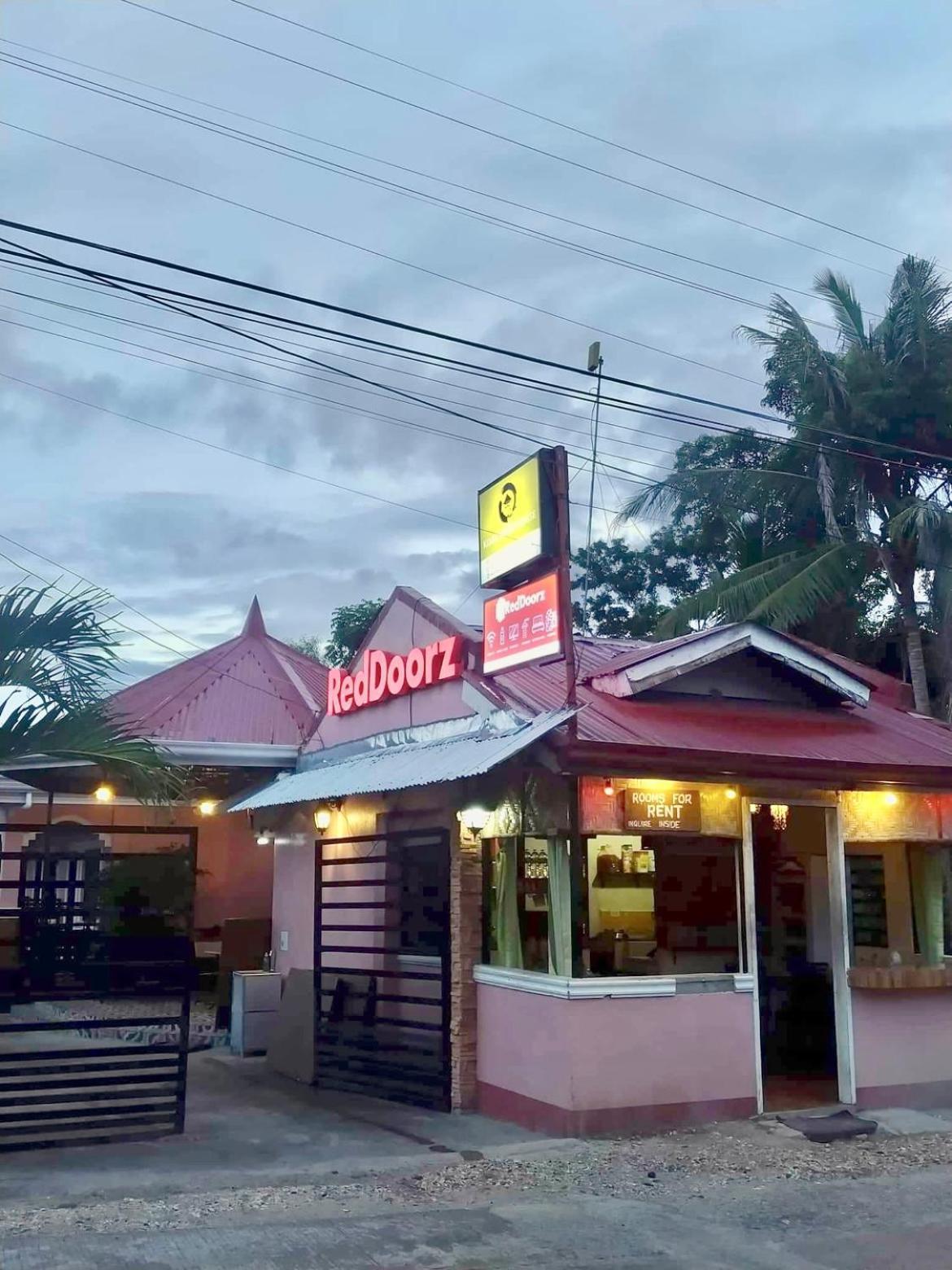 Kojie Guest House Moalboal Exterior foto